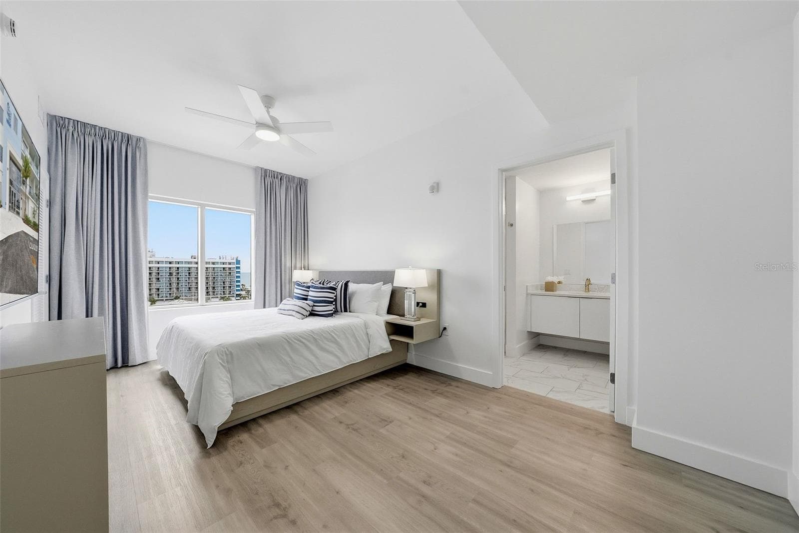 411 E Shore Dr #508 photo 4