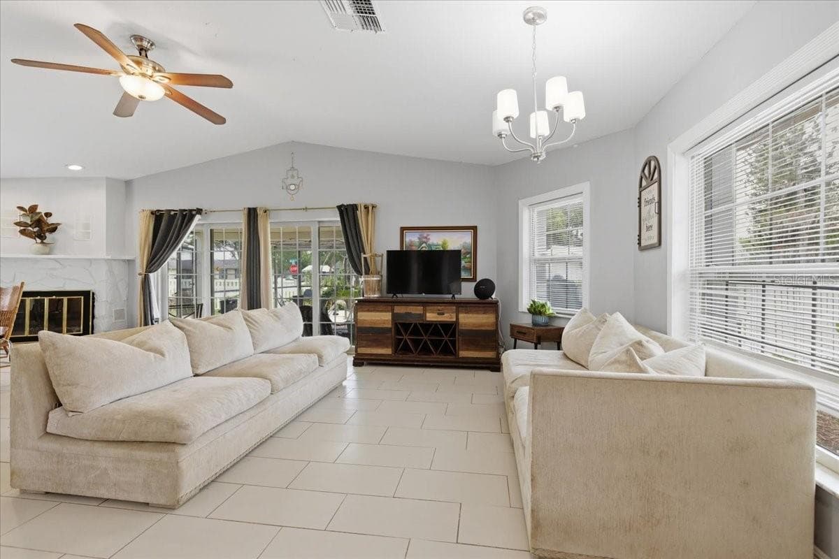 3235 Silkwood Loop photo 4
