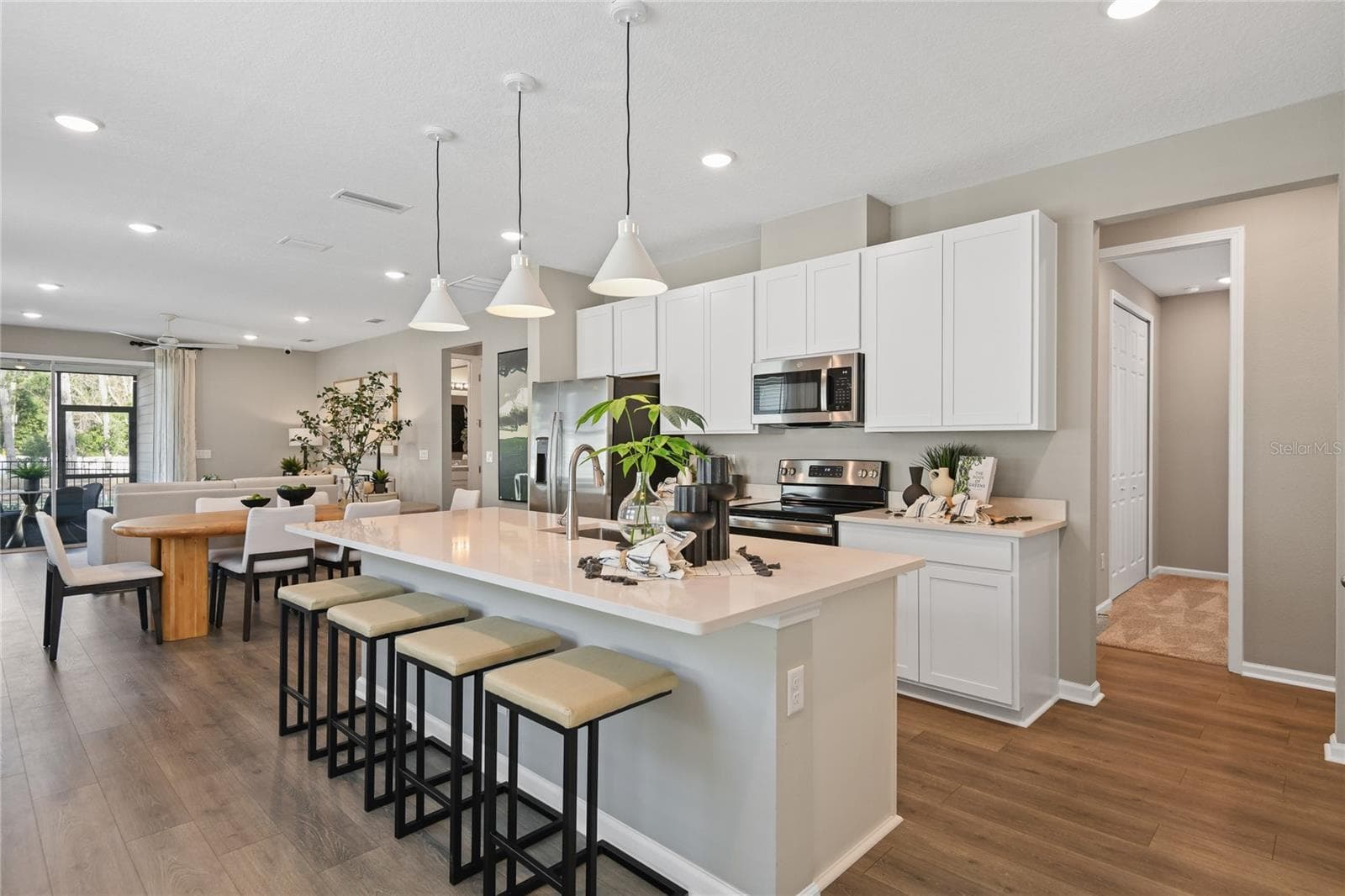 5862 Sunlit Bend Way photo 4