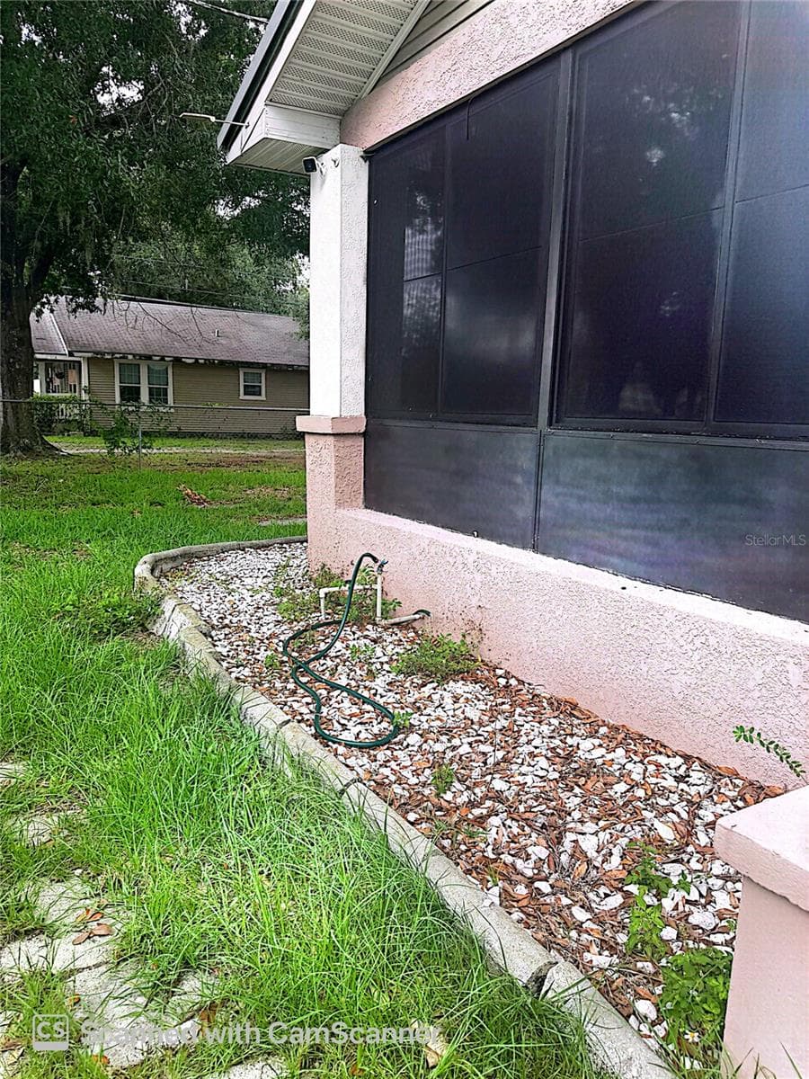 118 W Drew St photo 4