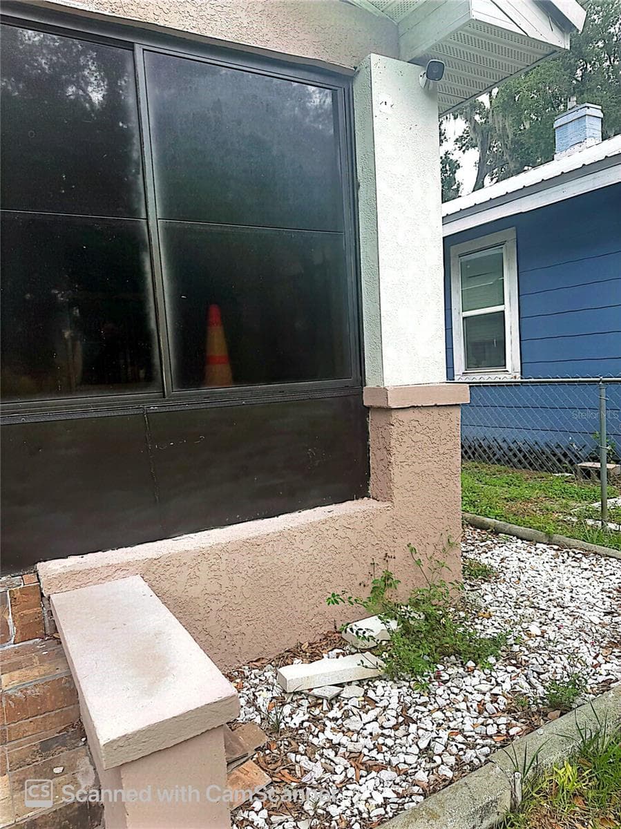 118 W Drew St photo 5