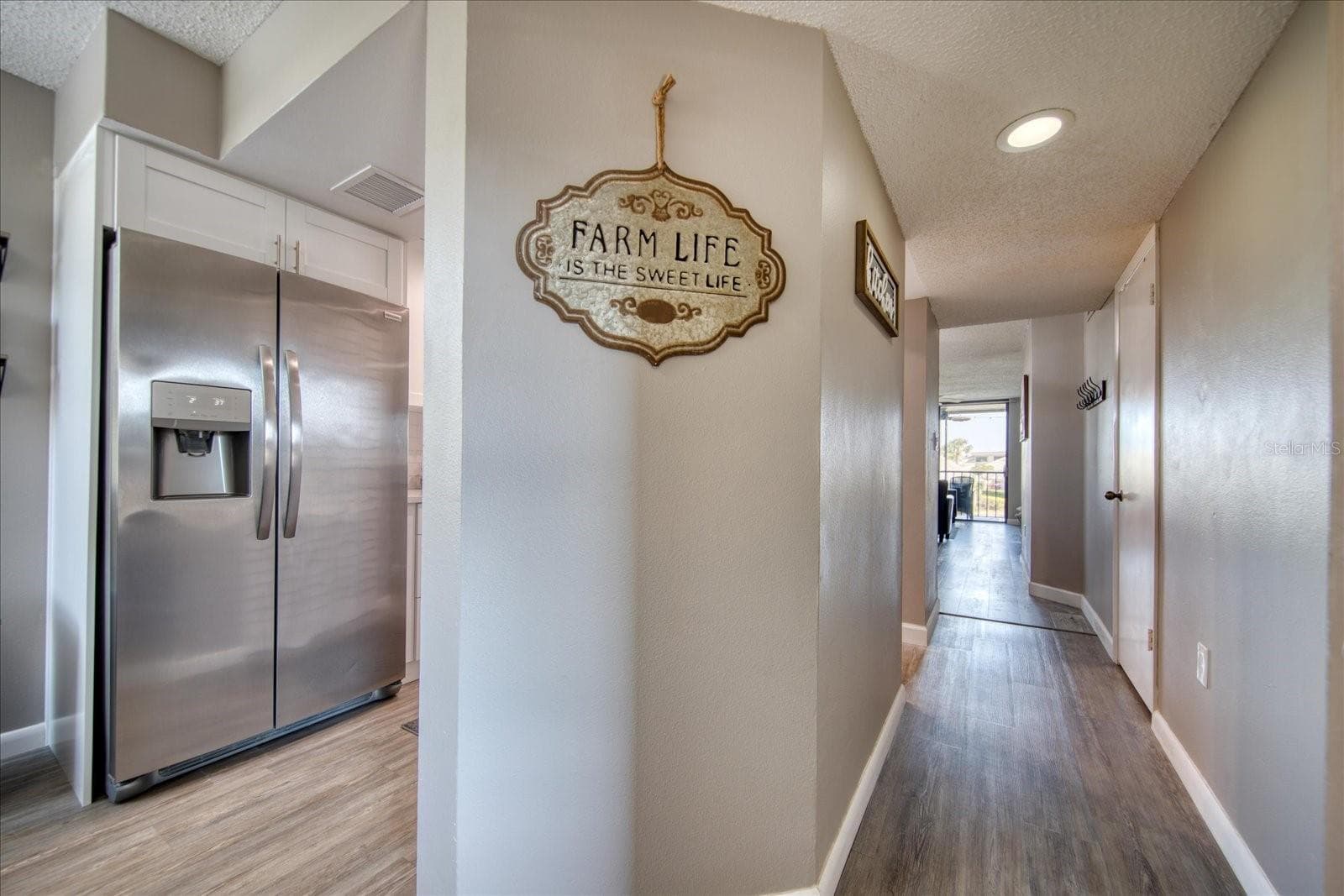 1324 Pasadena Ave S #201 photo 4