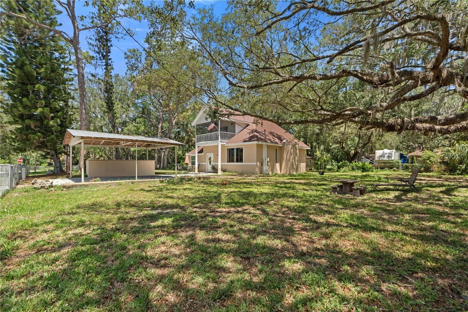 7803 Cadillac Ave photo 4