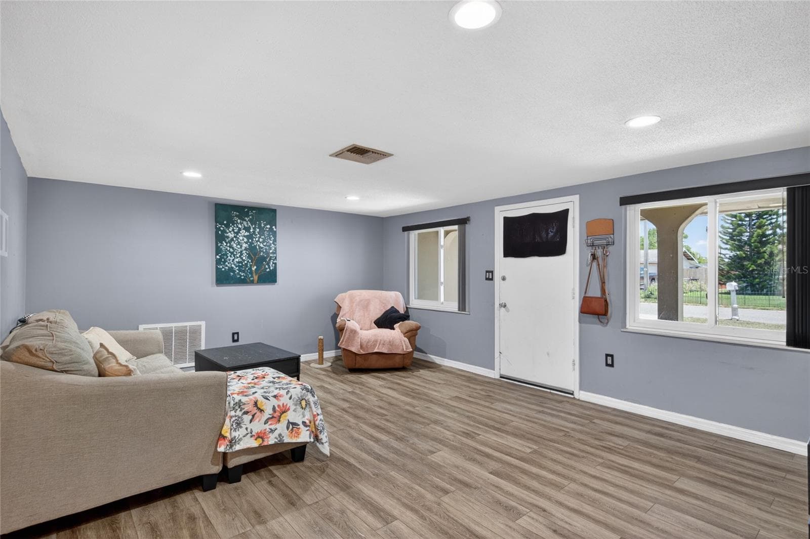 10237 Oak Hill Dr photo 5