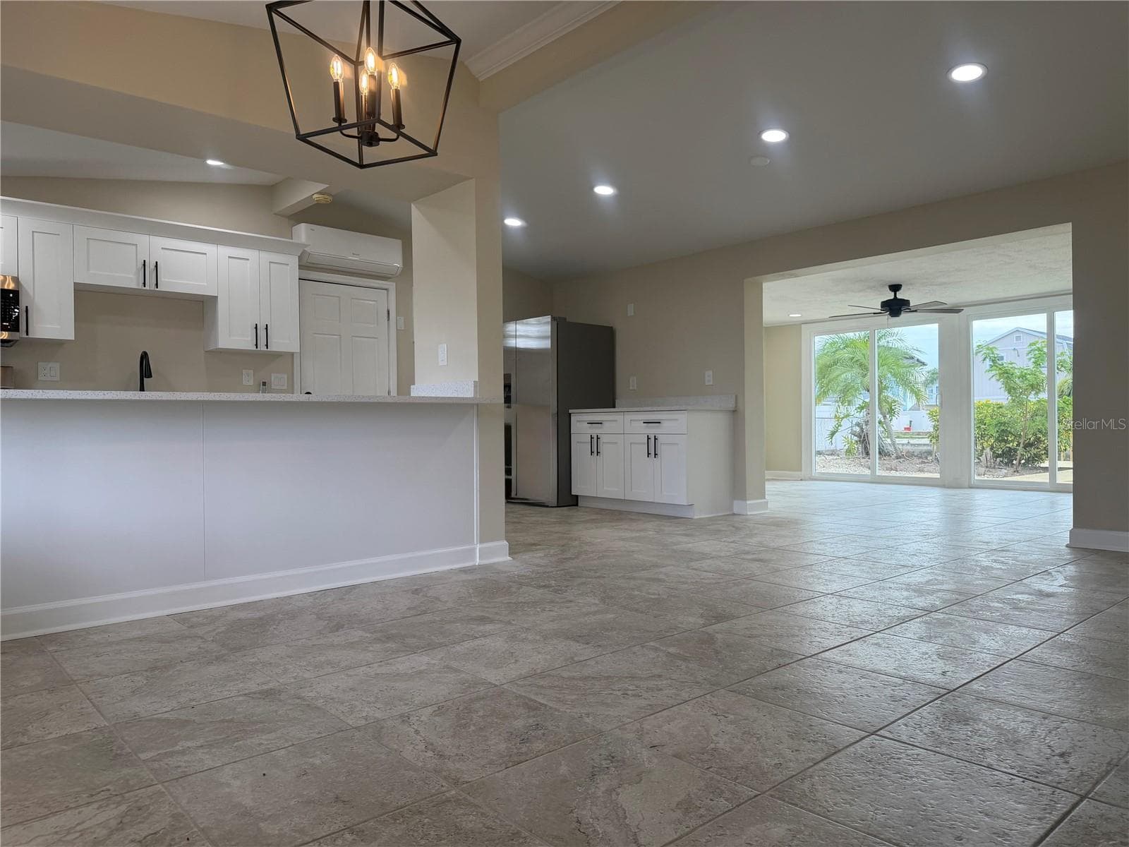 13423 Susan Dr photo 4