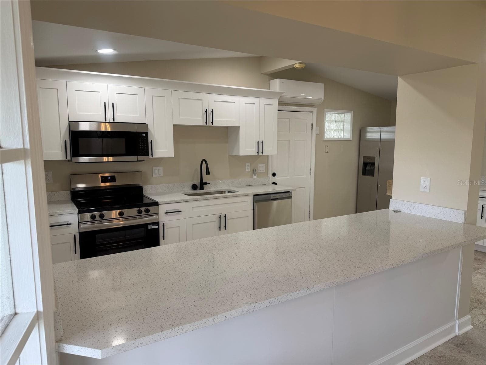 13423 Susan Dr photo 5