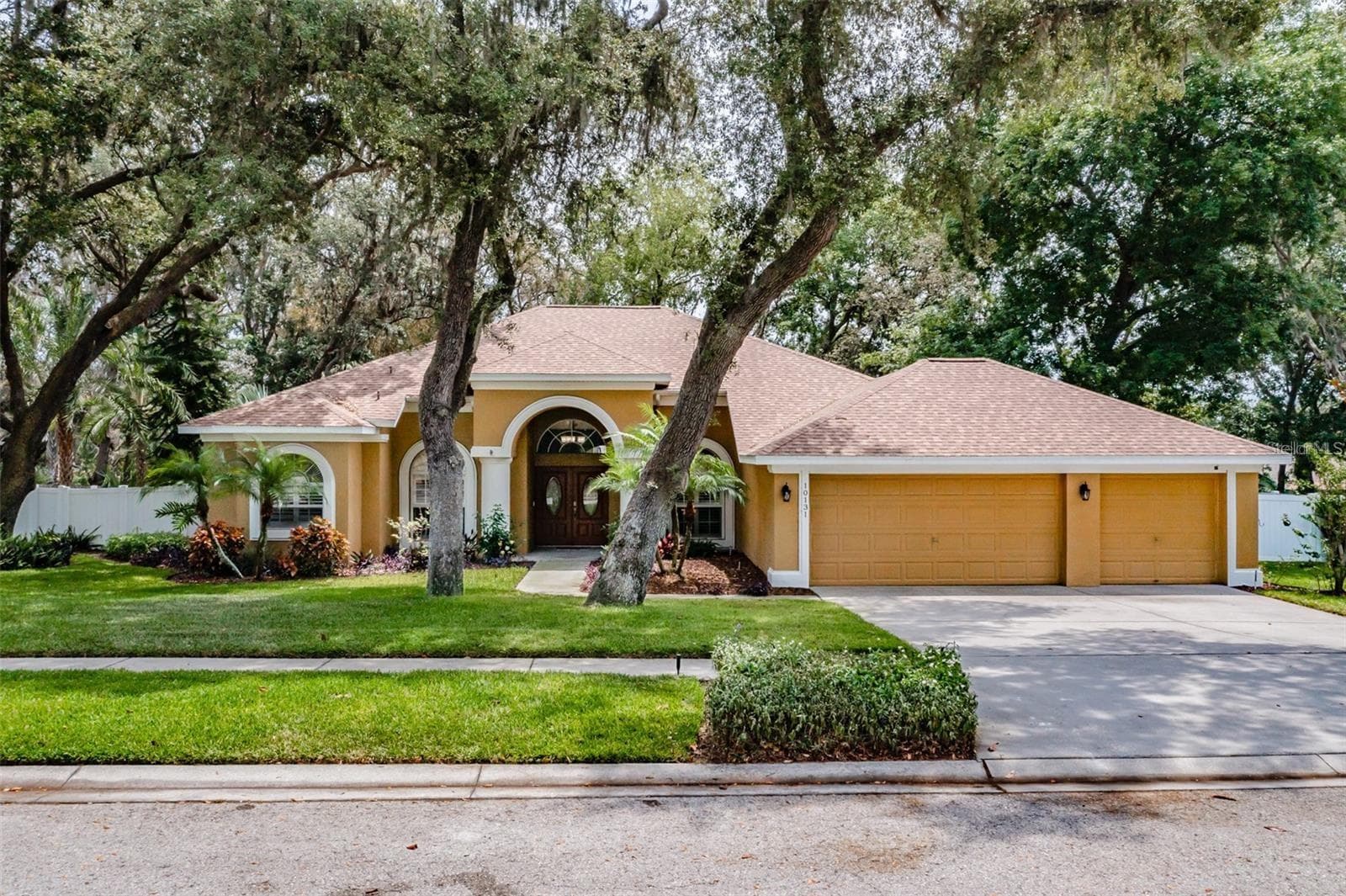 10131 Paddock Oaks Dr photo 2