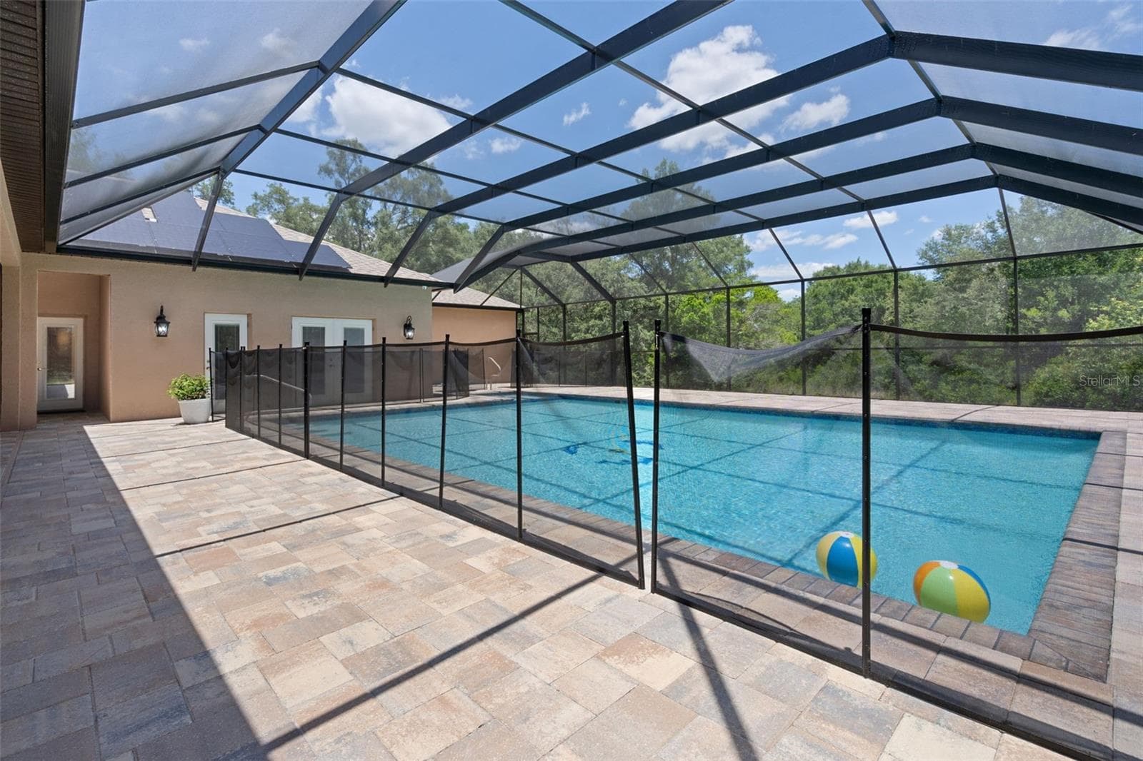 222 Suncoast Blvd photo 3