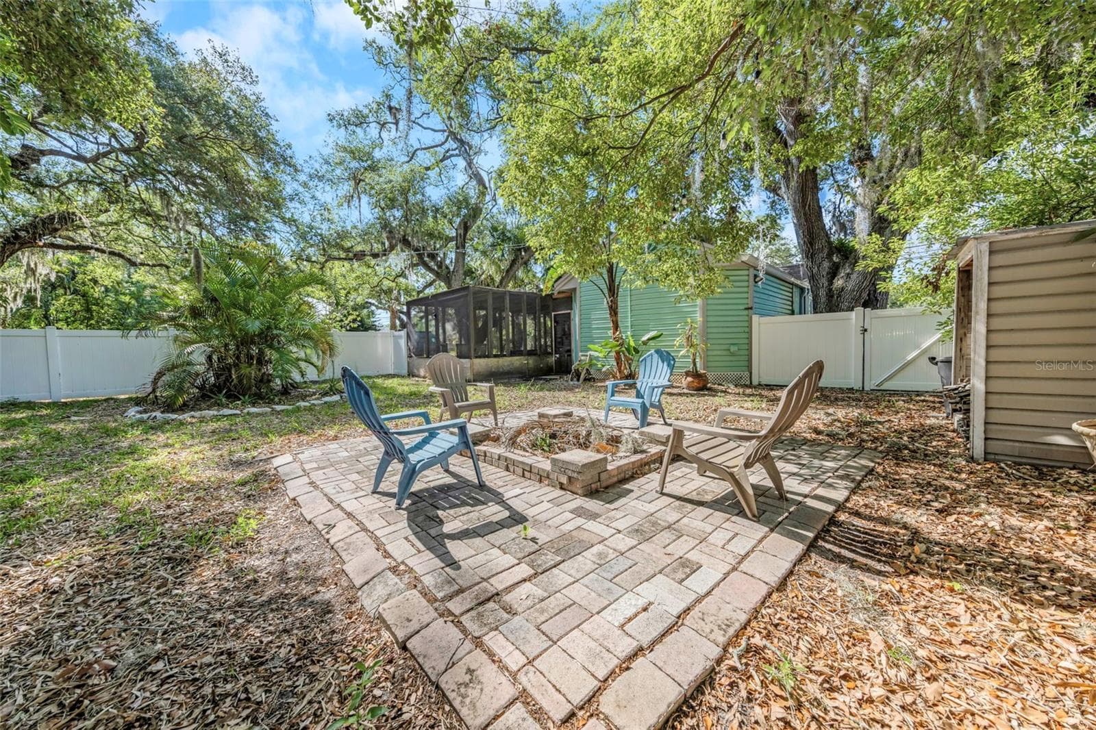 414 Tampa Rd photo 3