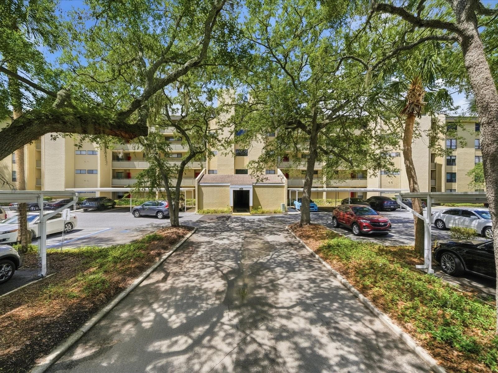 13626 Greenfield Dr #401 photo 4
