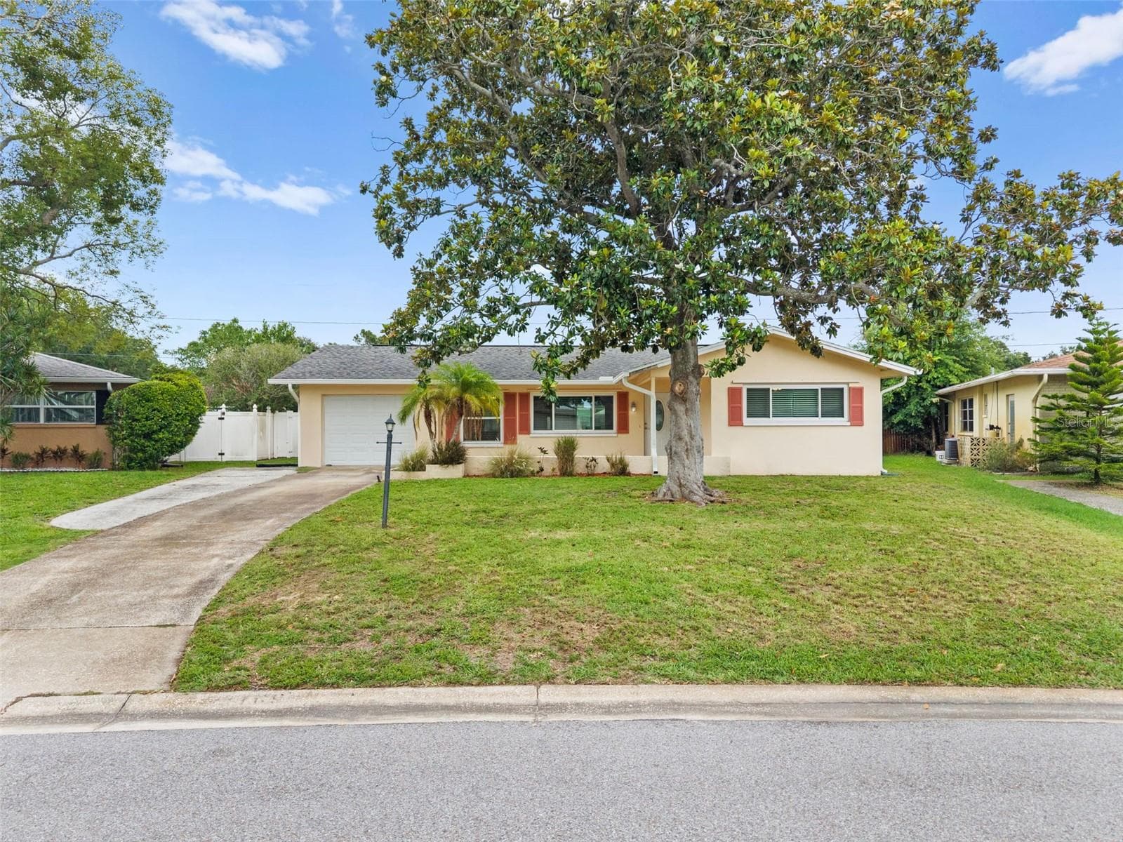 2169 Pine Ridge Dr photo 3
