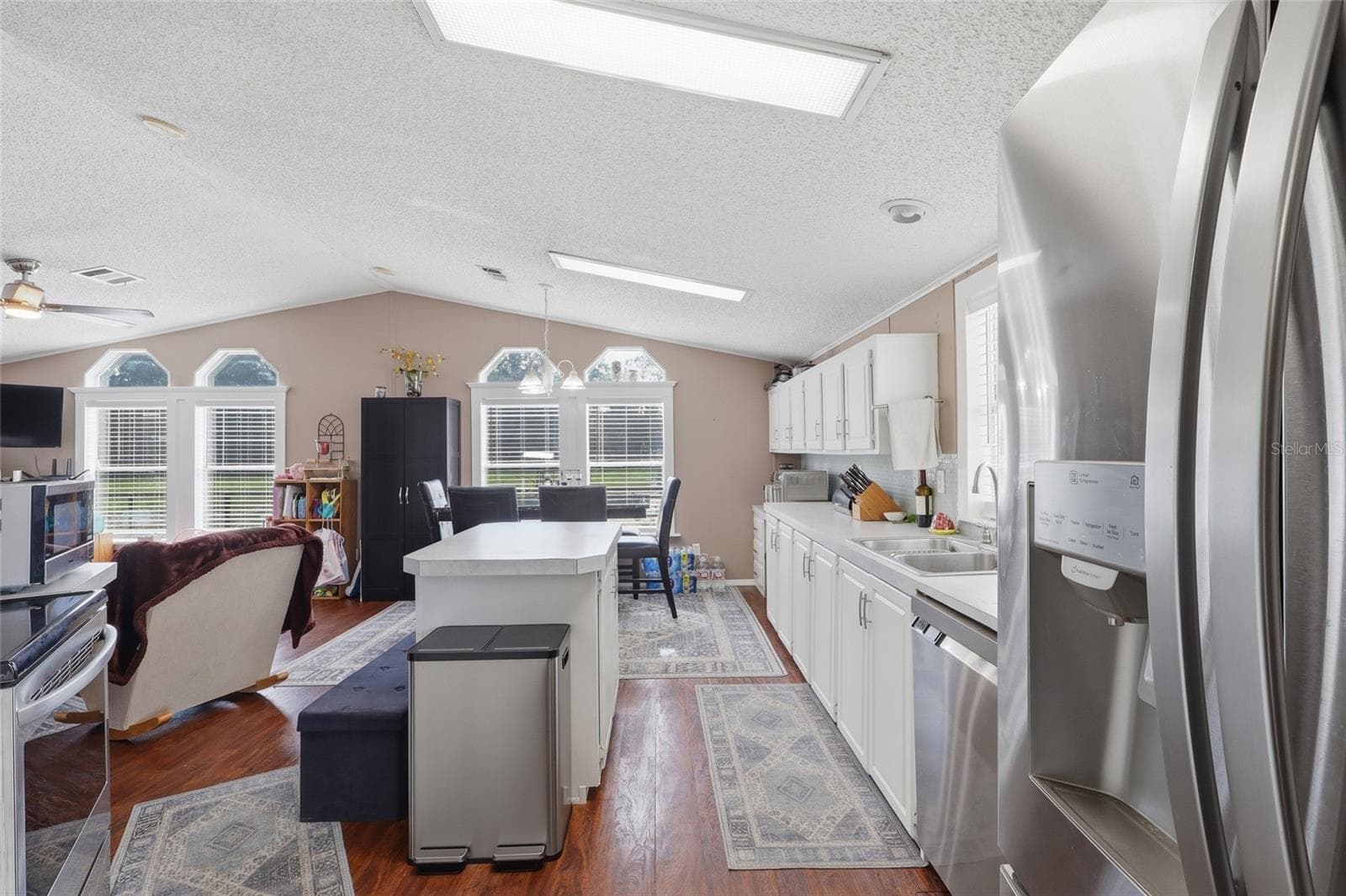 28651 Tupper Rd photo 4
