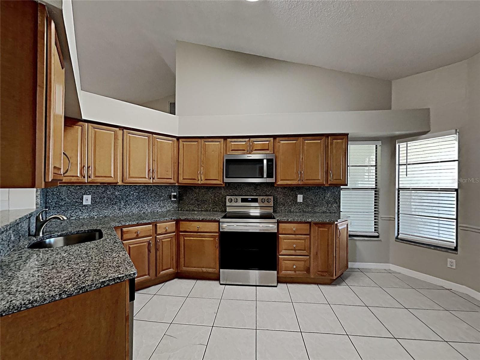 11701 Lynmoor Dr photo 5