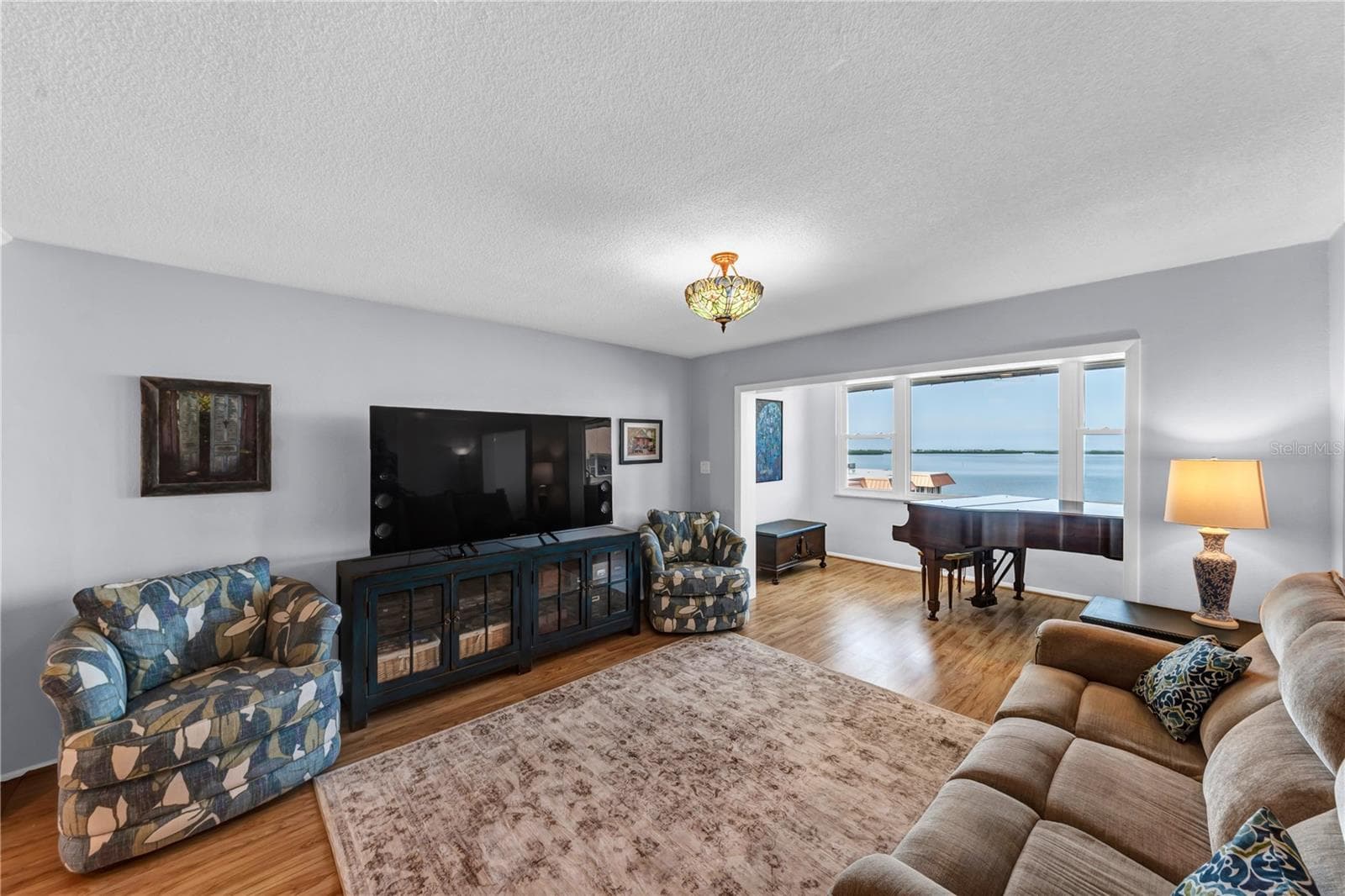 622 Edgewater Dr #823 photo 4