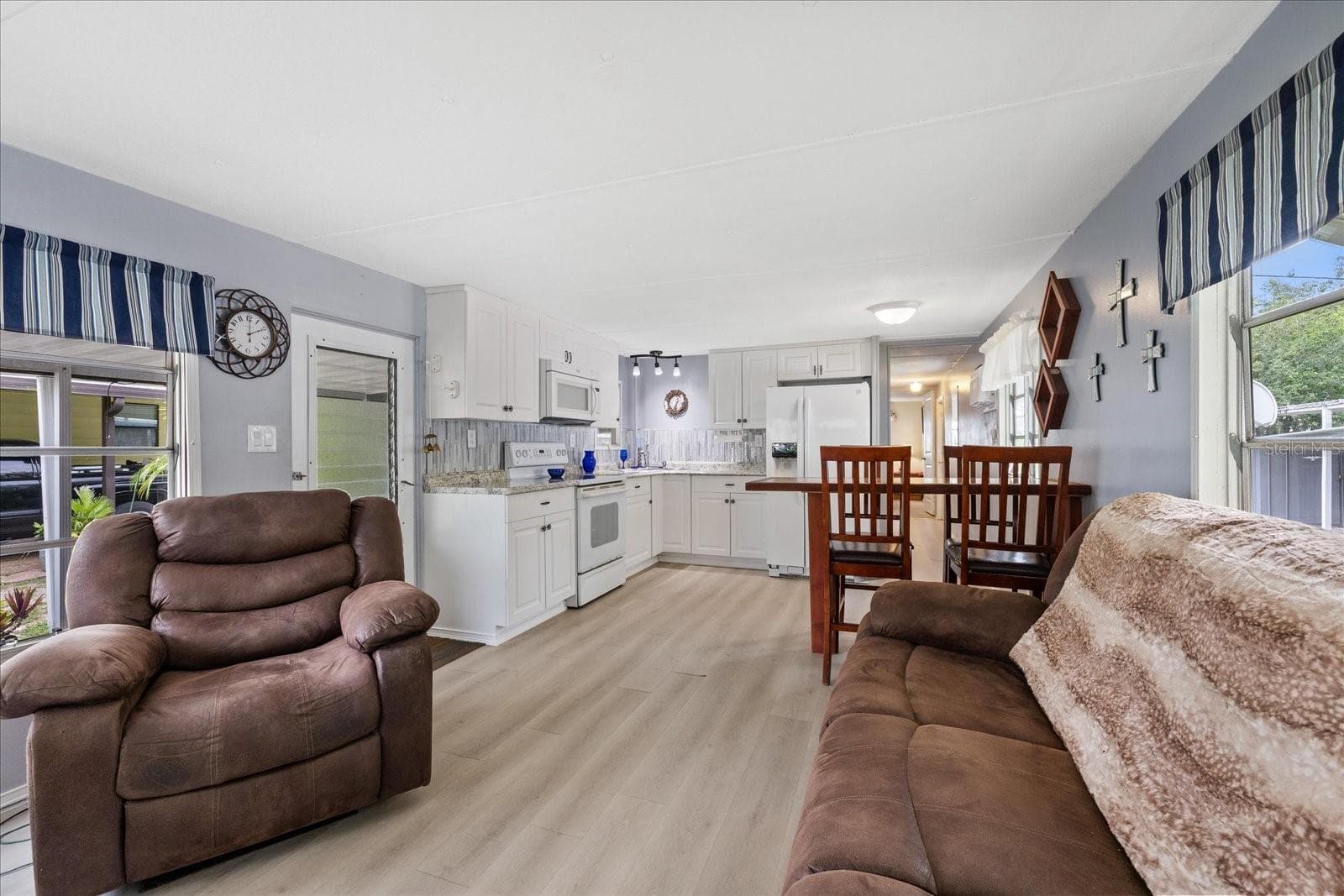 3405 Florence Dr photo 5