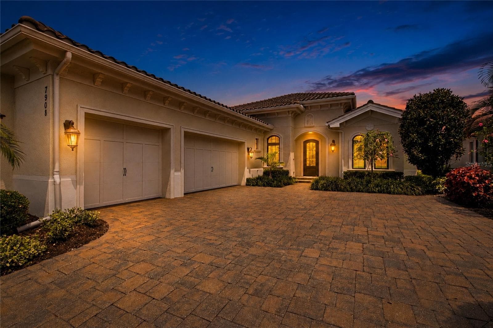 7908 Matera CT photo 2