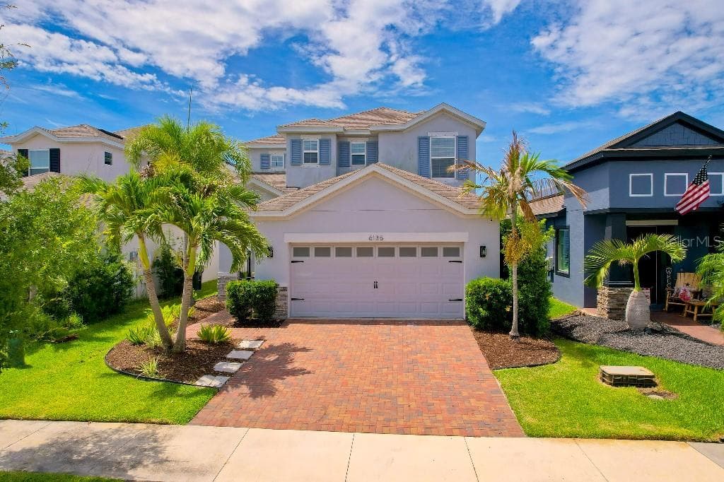 6135 Voyagers Pl photo 2