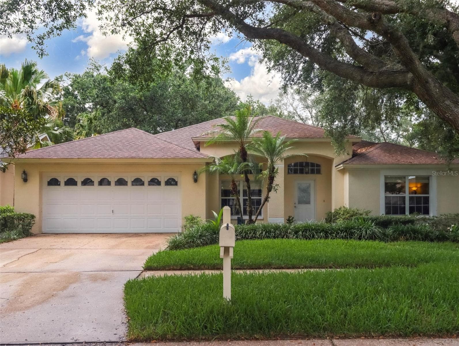 10110 Whisper Pointe Dr photo 2