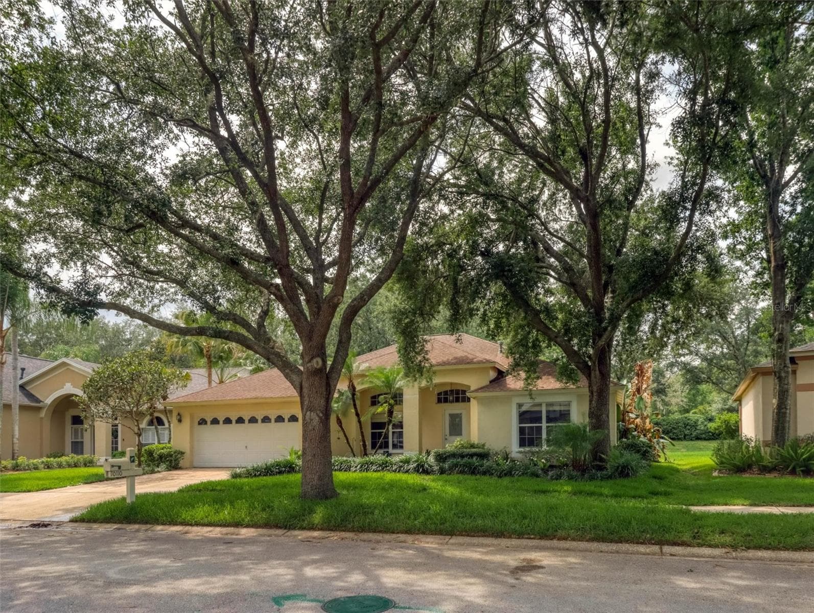 10110 Whisper Pointe Dr photo 4