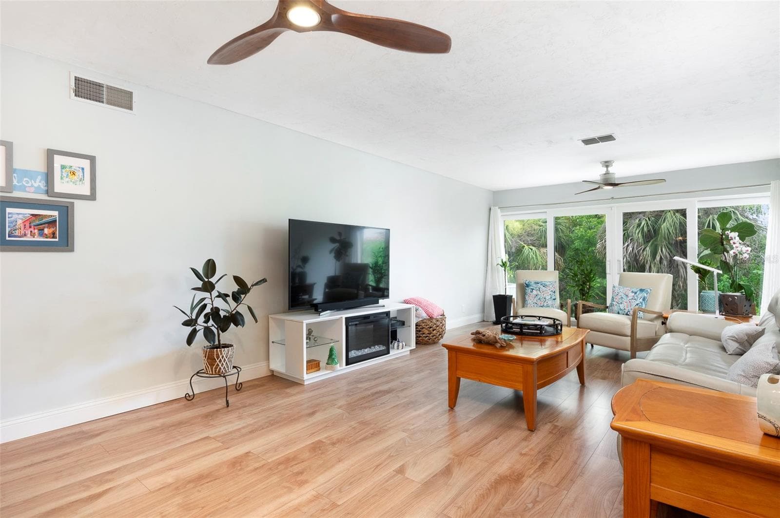 10152 Regal Dr photo 5