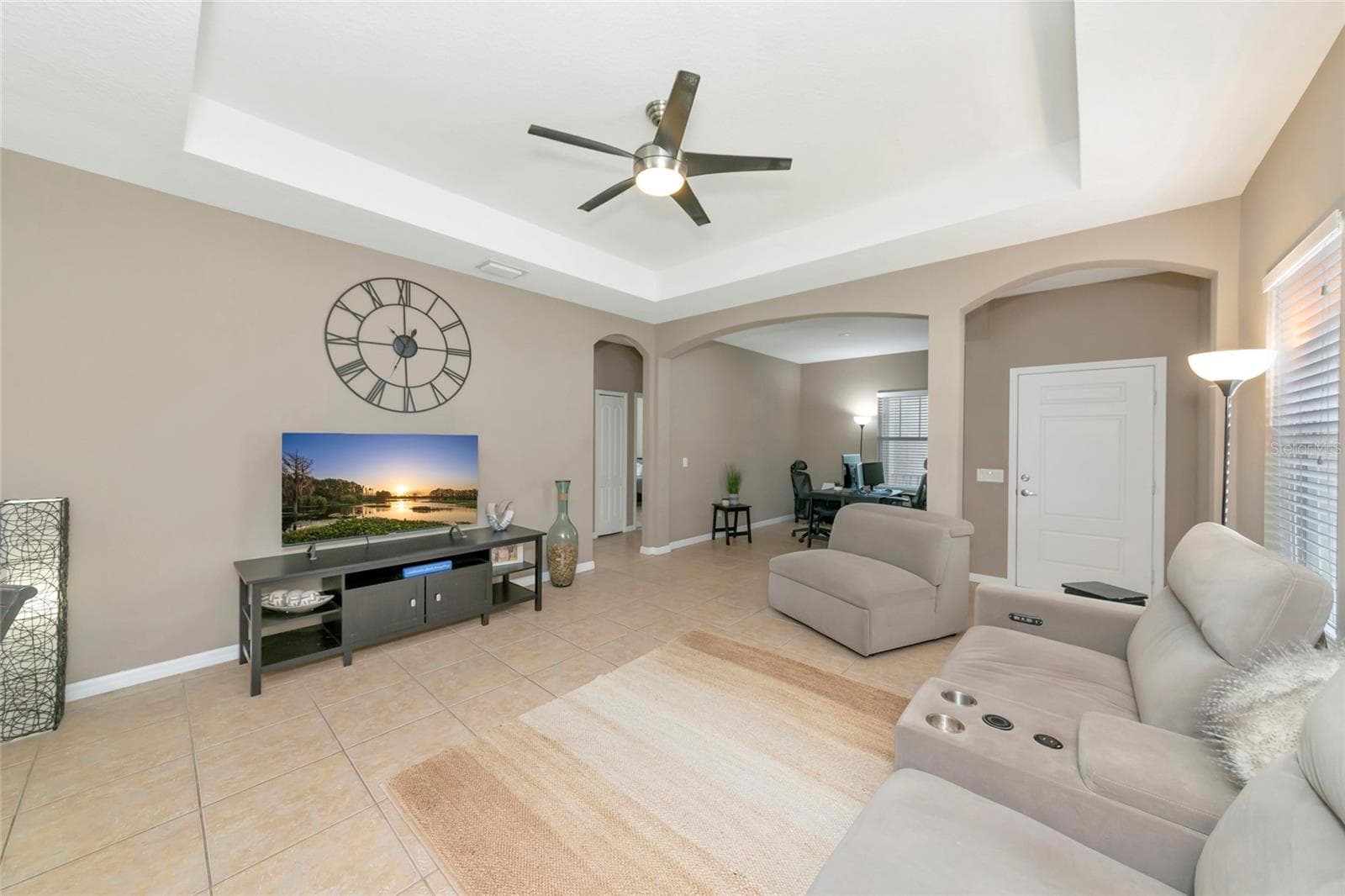 4930 Newport News Cir photo 3