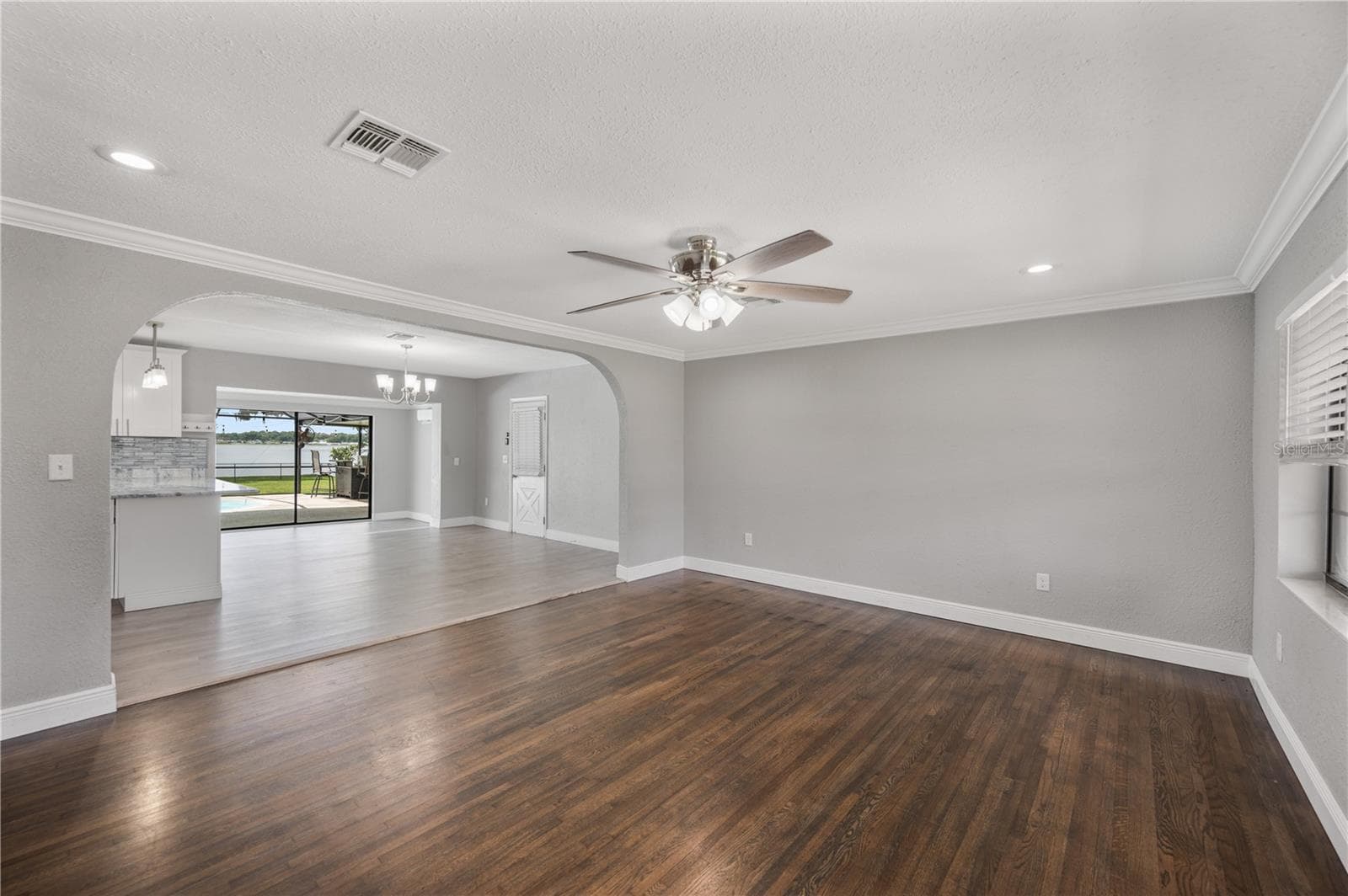 510 Windermere Dr photo 4