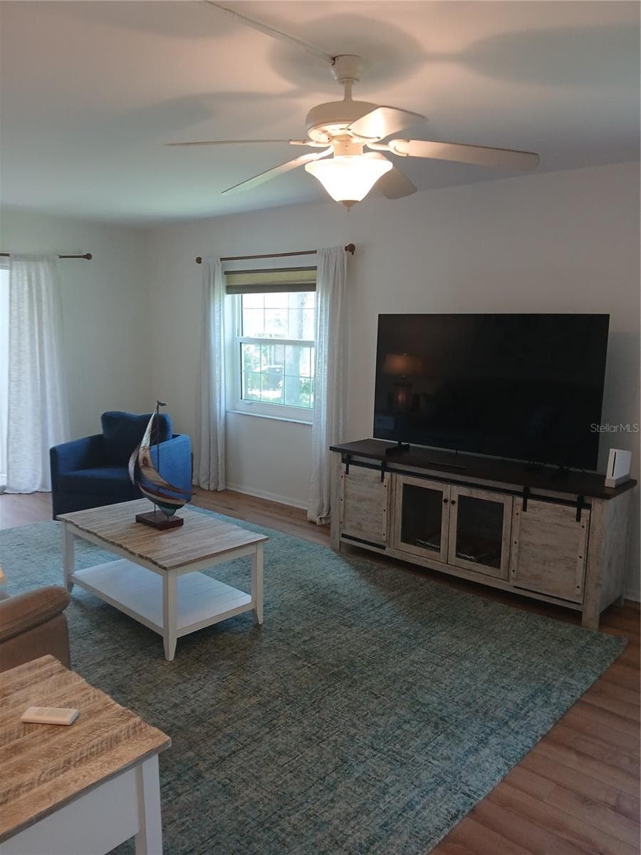 200 Glennes Ln #103 photo 5