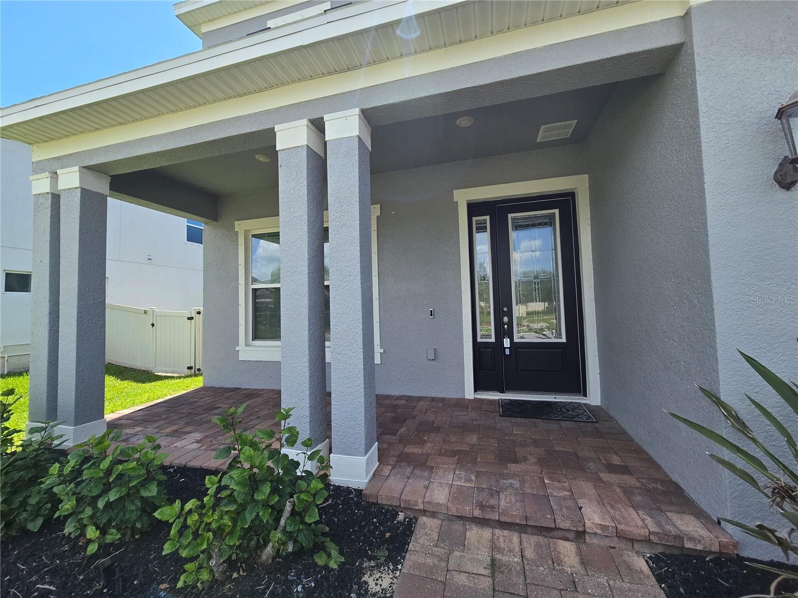 863 W Bayshore Dr photo 2