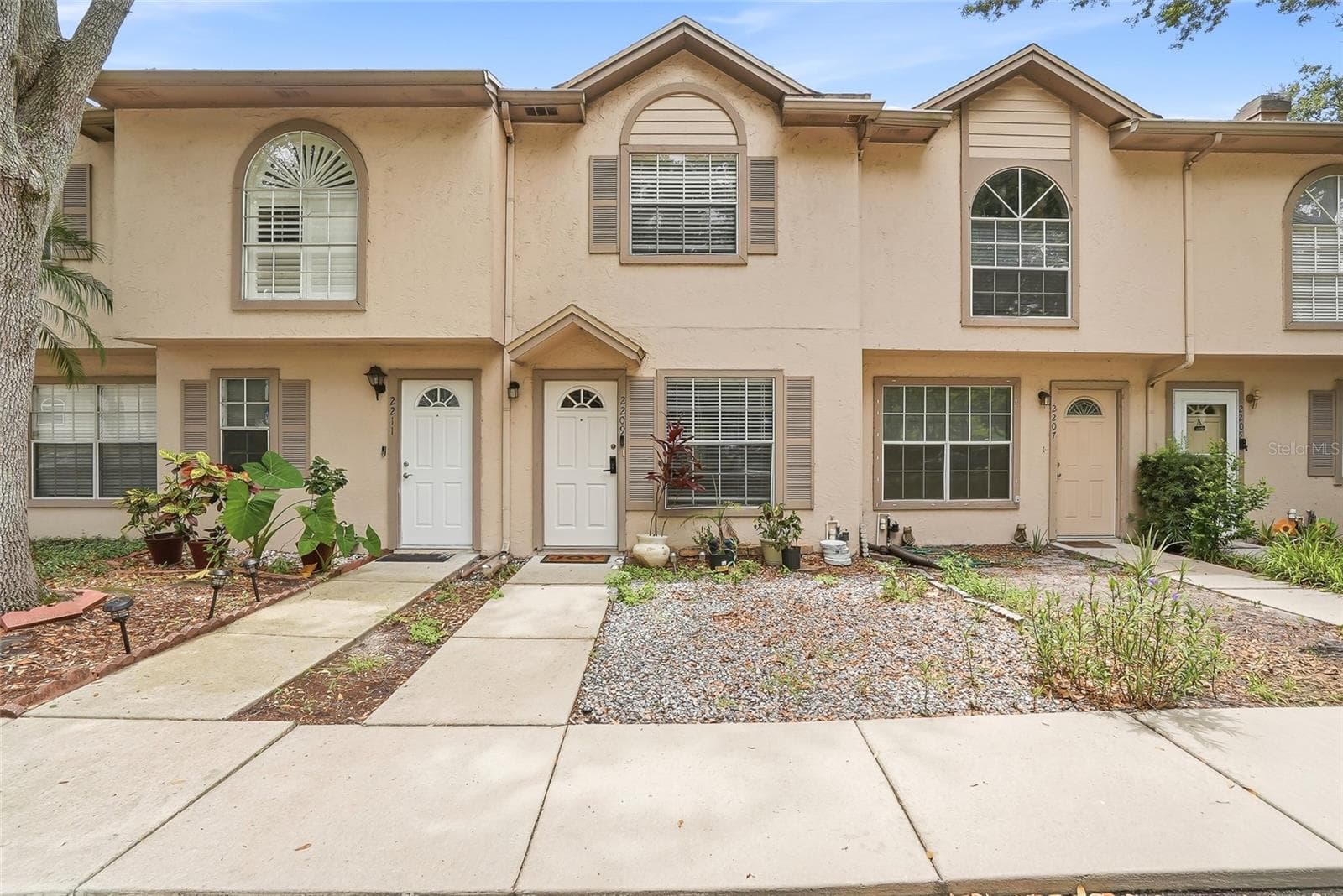 2209 Fletchers Point Cir photo 3