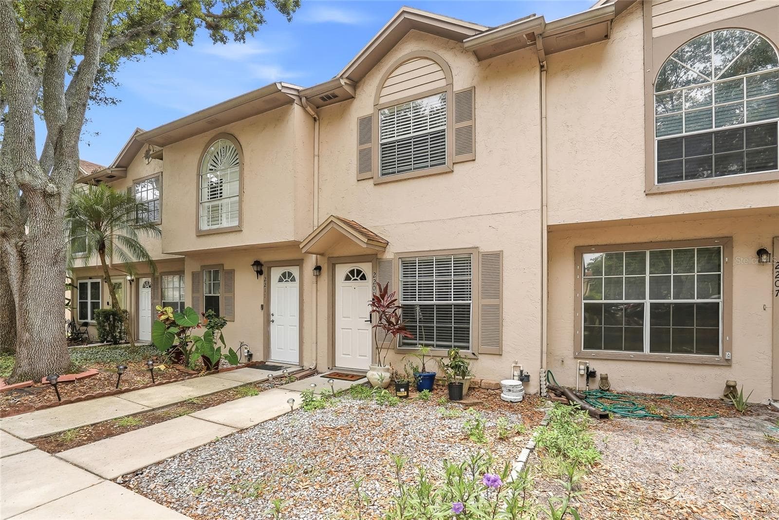 2209 Fletchers Point Cir photo 4