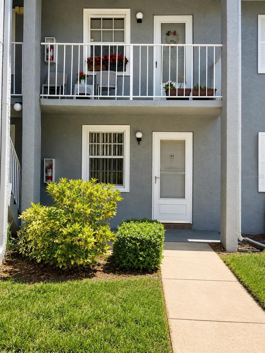 1420 Oak Hill Dr #102 photo 2