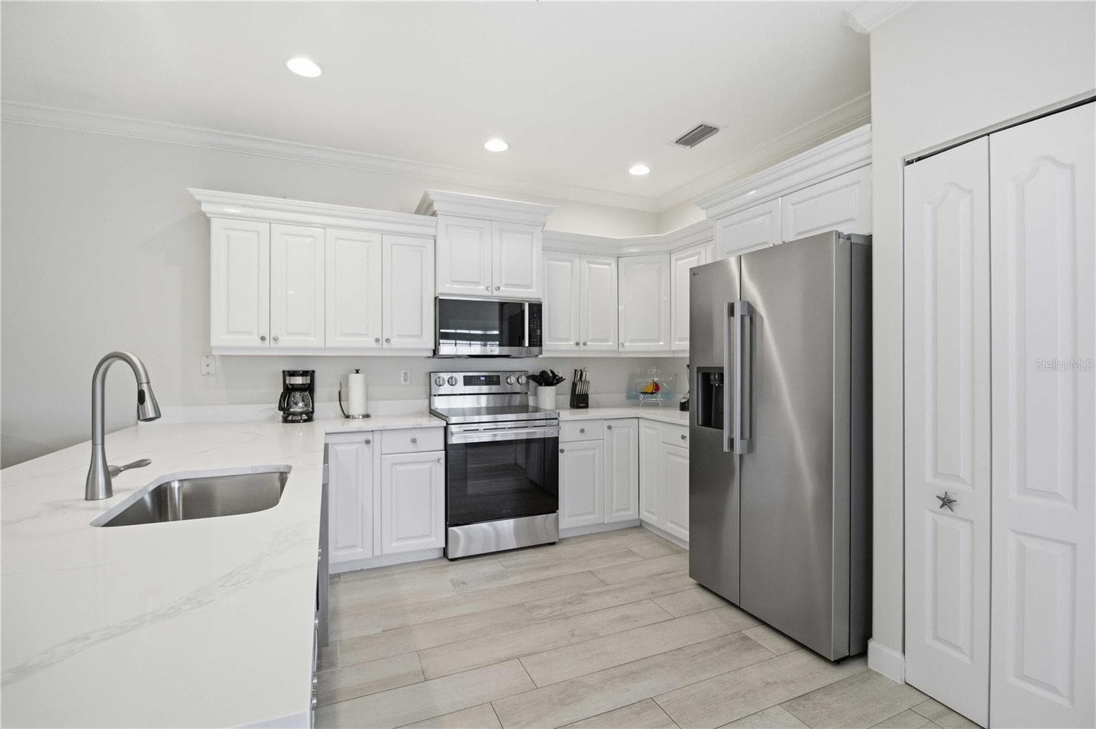 215 81st St photo 4
