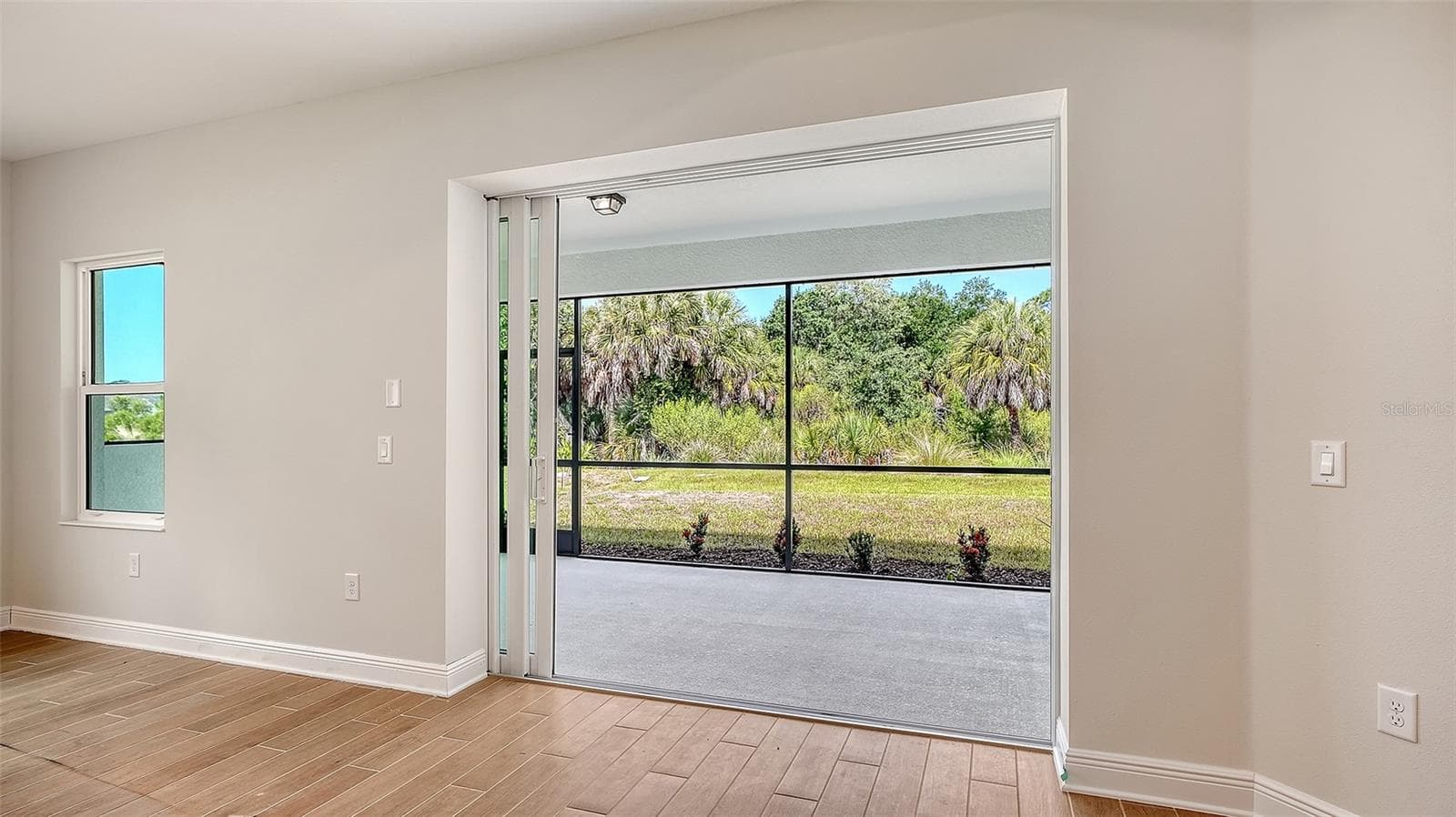 9940 Crystal Isles Cir photo 4