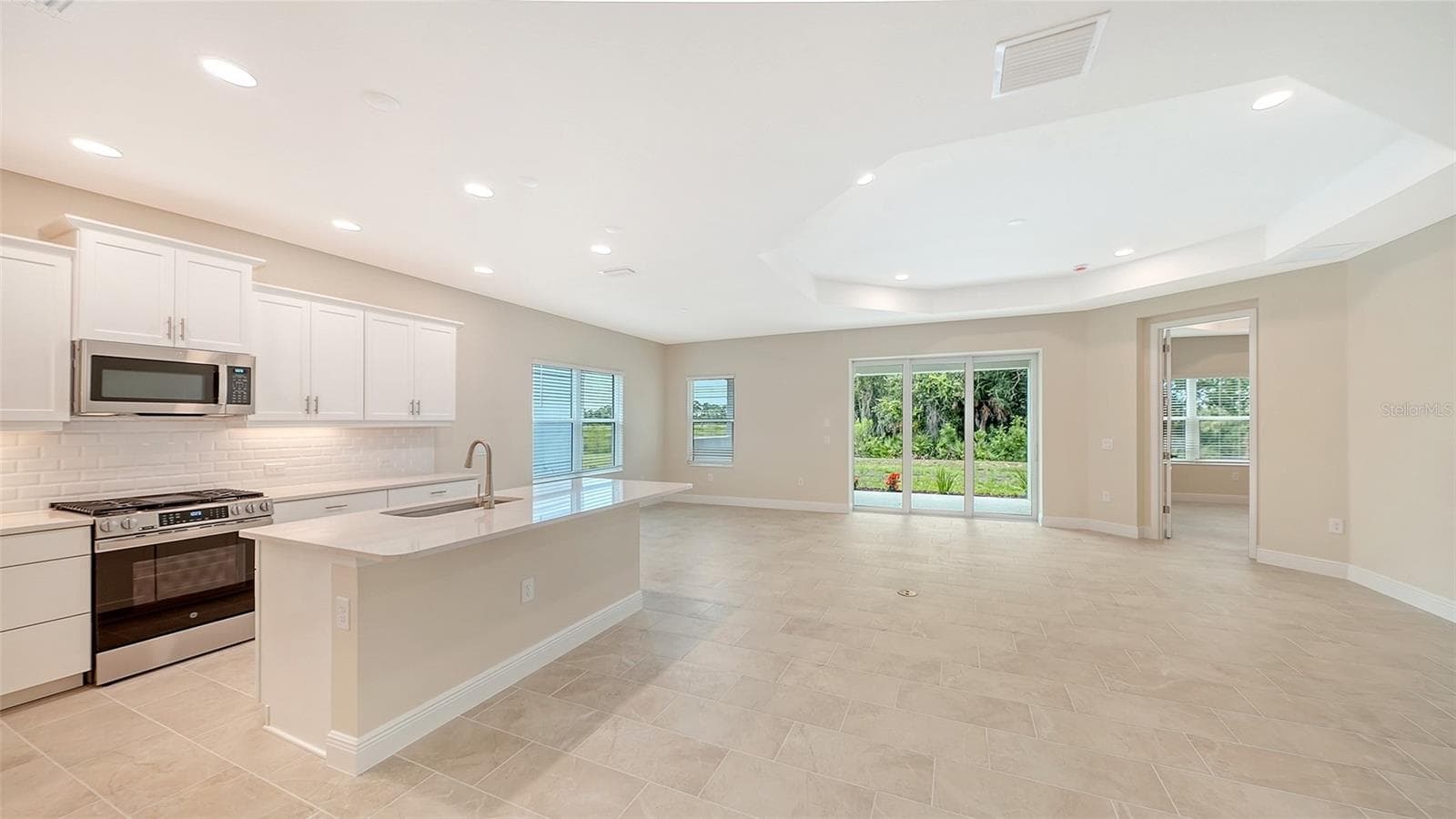 6547 Big Bayou Dr photo 4