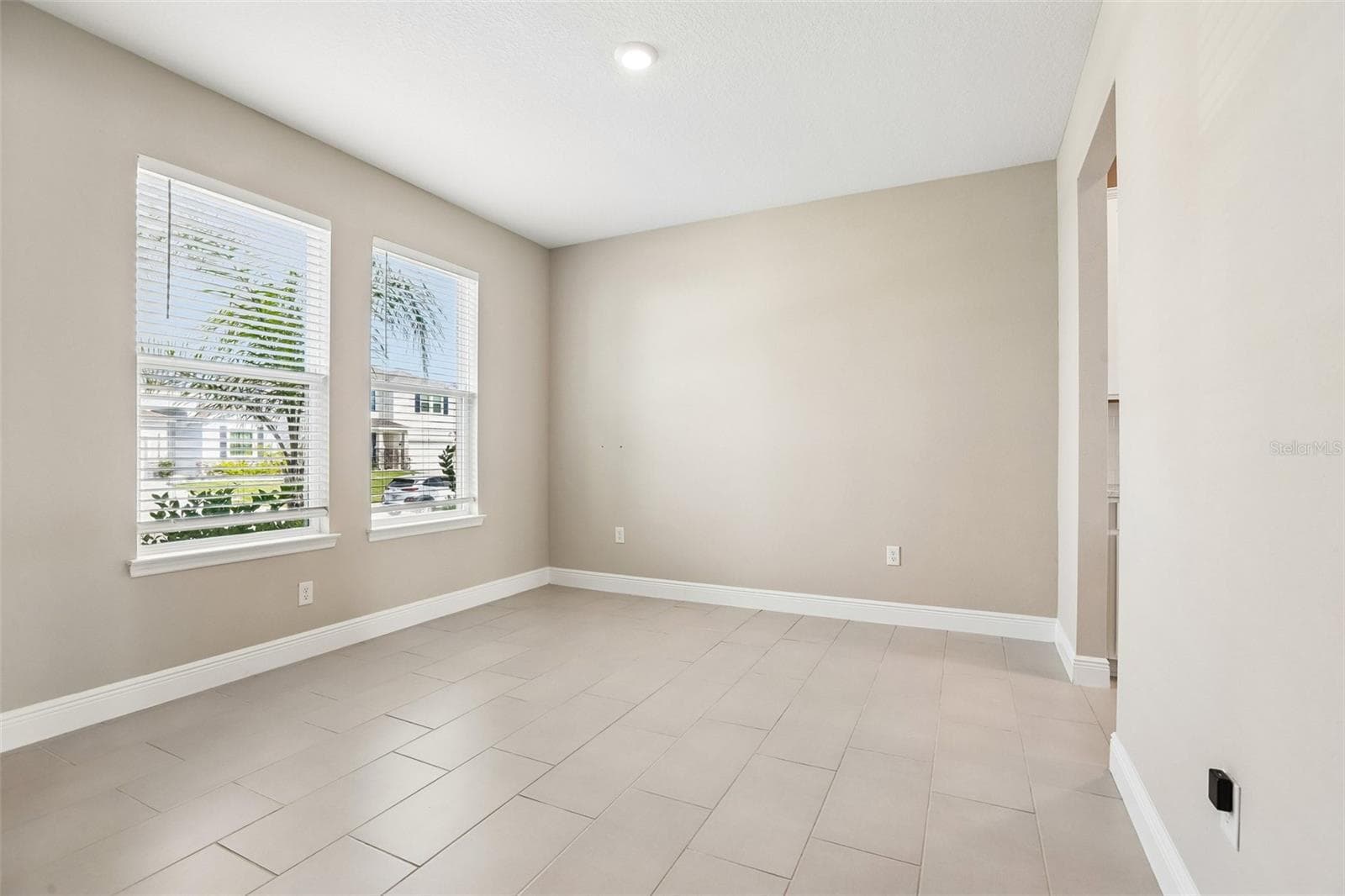327 Mangrove Manor Dr photo 3