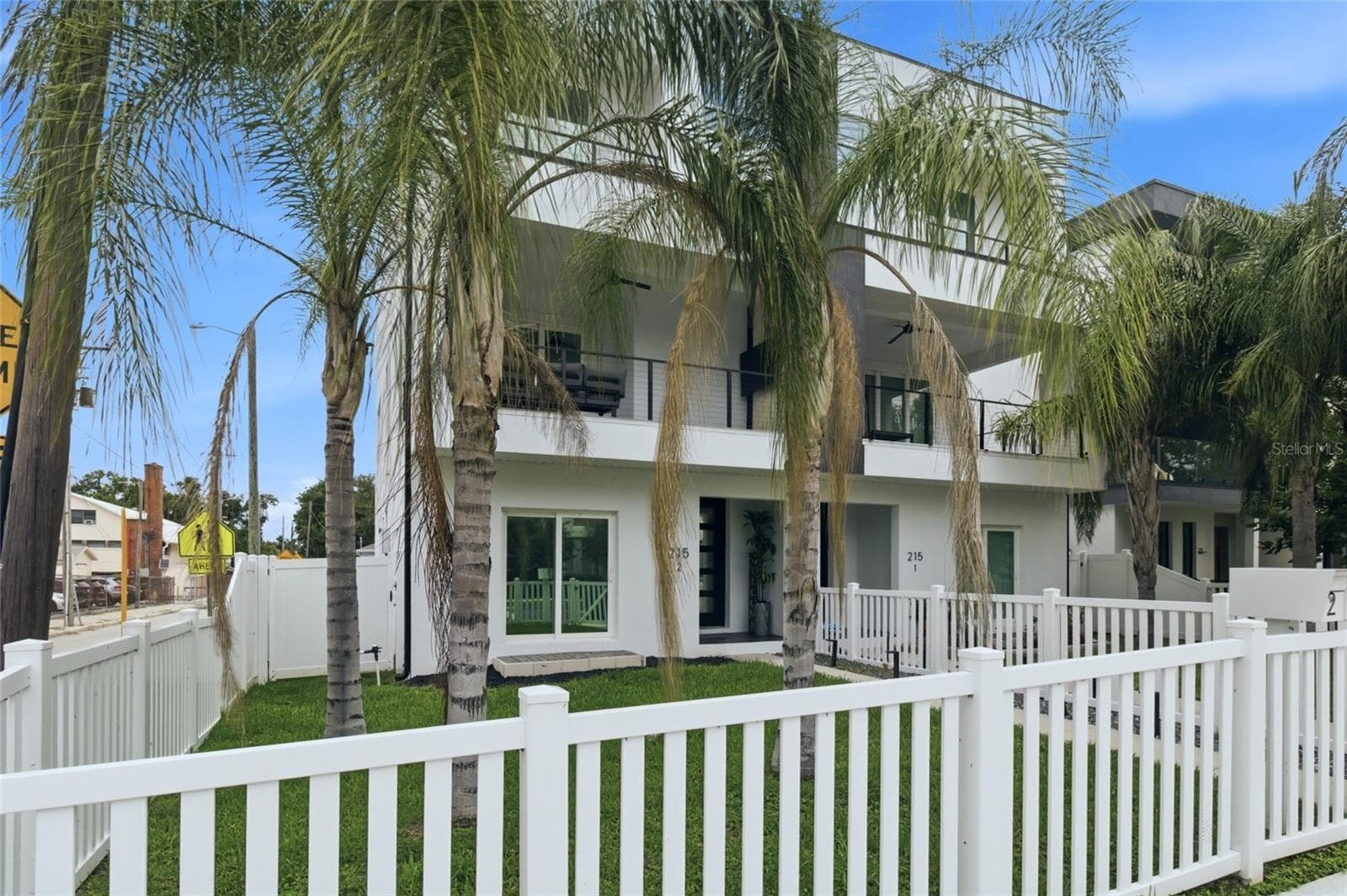 215 W Columbus Dr #2 photo 4