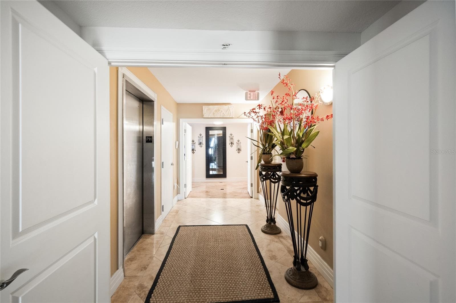 1350 Gulf Blvd #901 photo 2