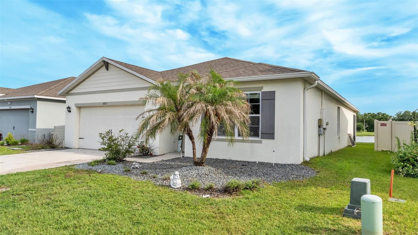 5853 Arlington River Dr photo 3