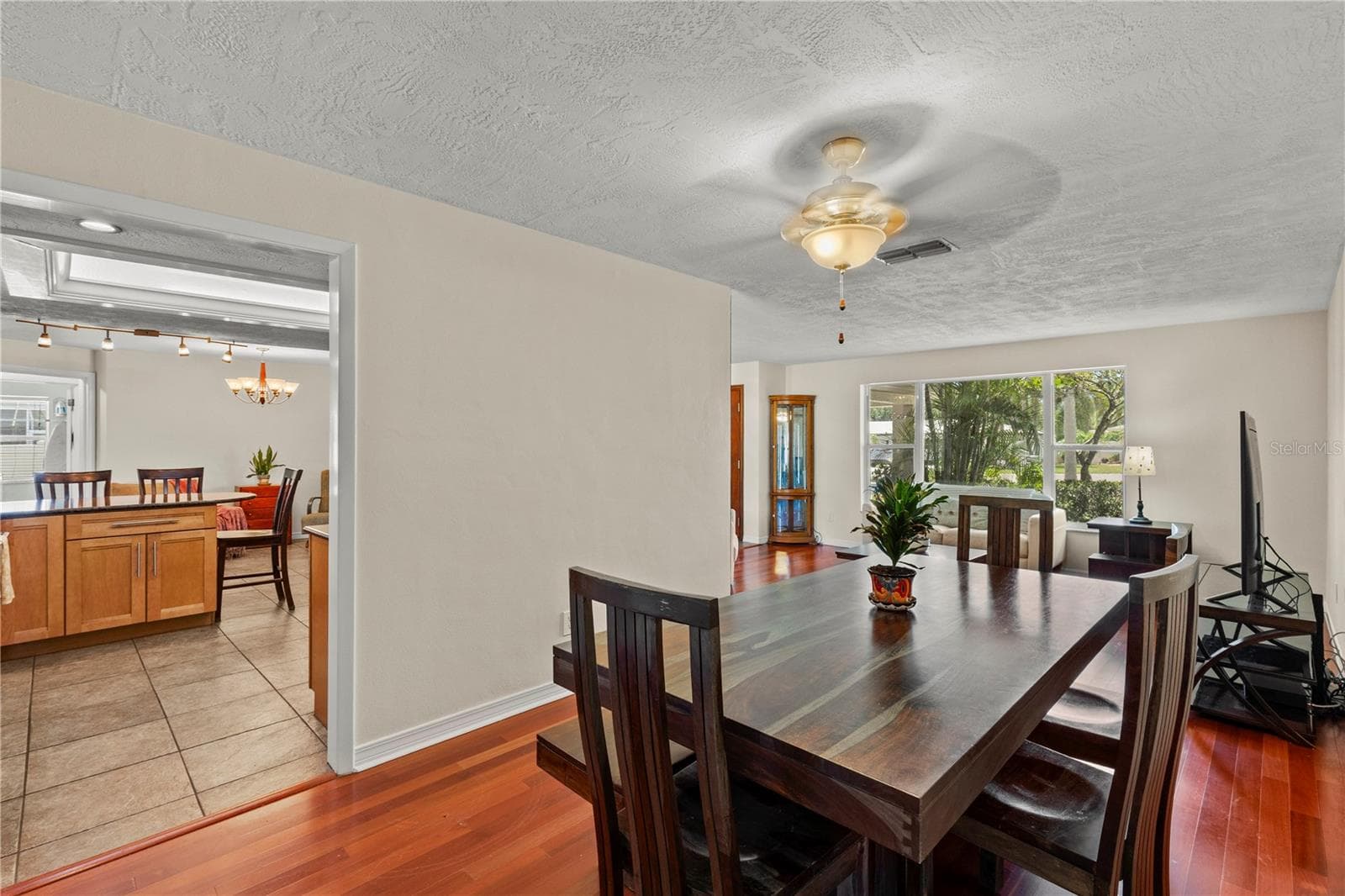 3153 Carlos Dr photo 5