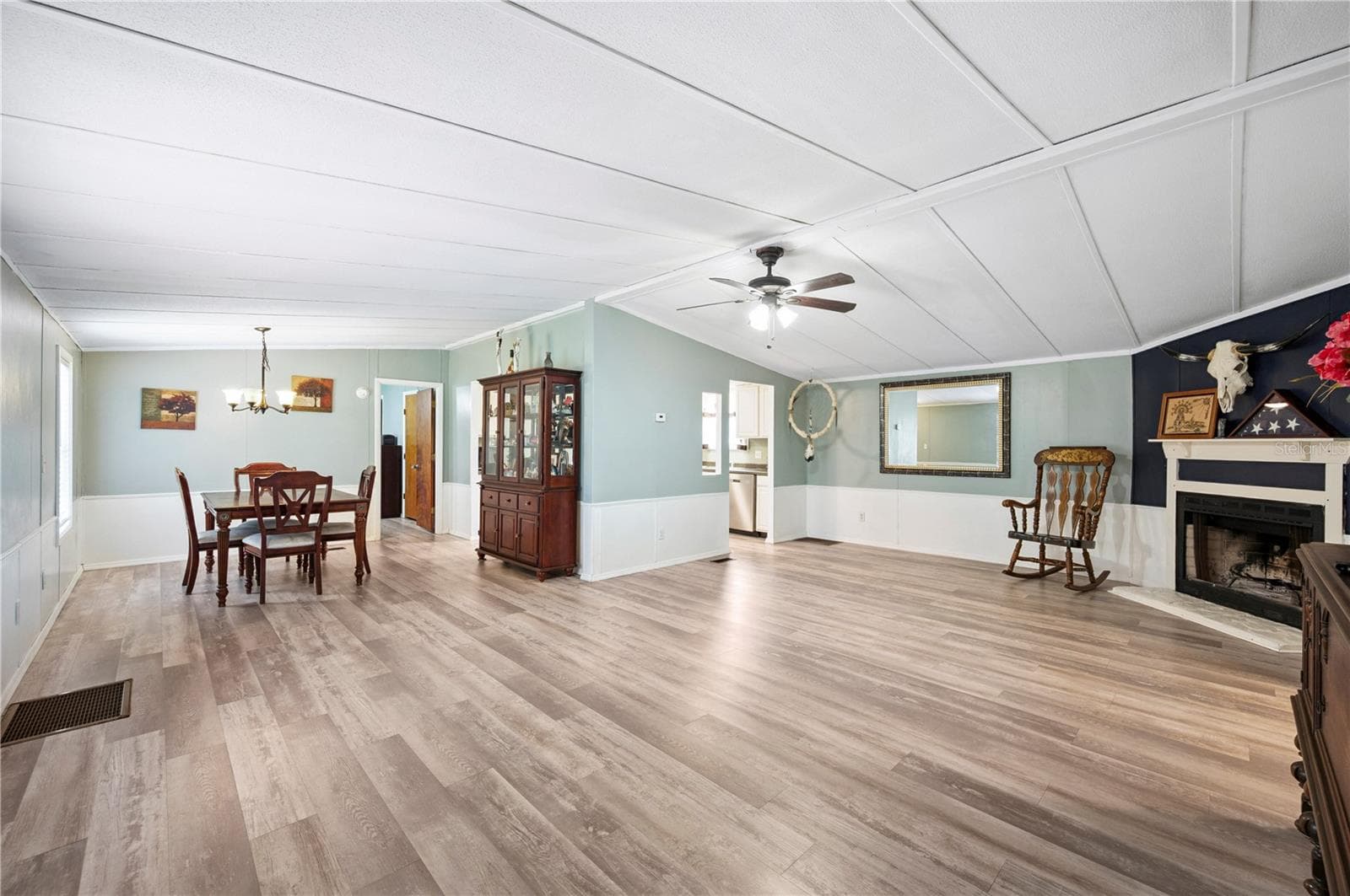 13821 Rockridge Rd photo 5