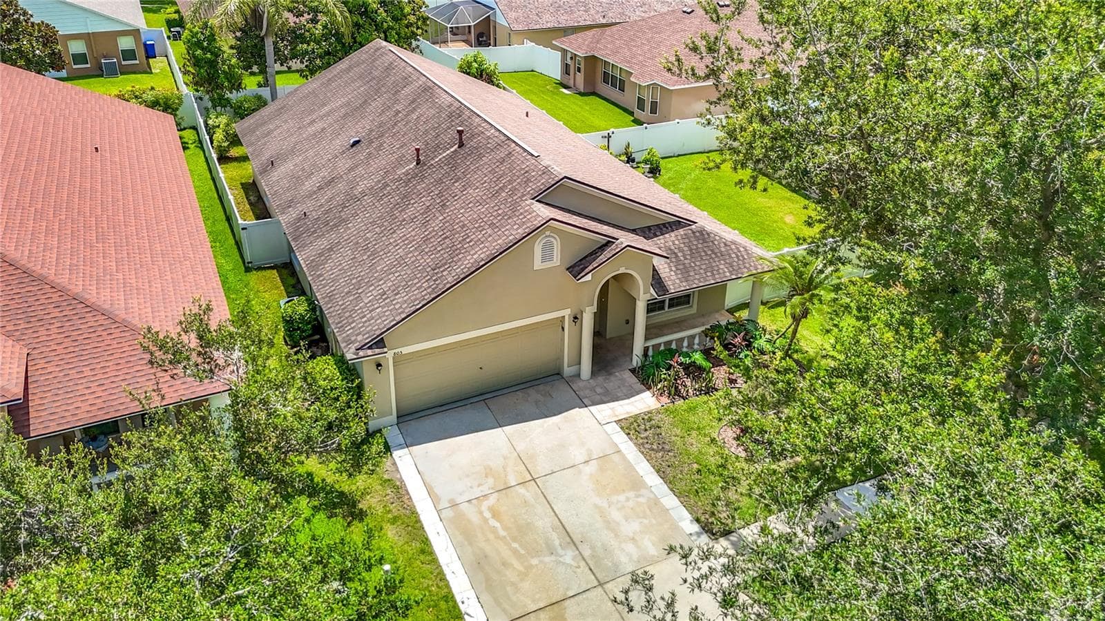 805 Lesa Glen Pl photo 3