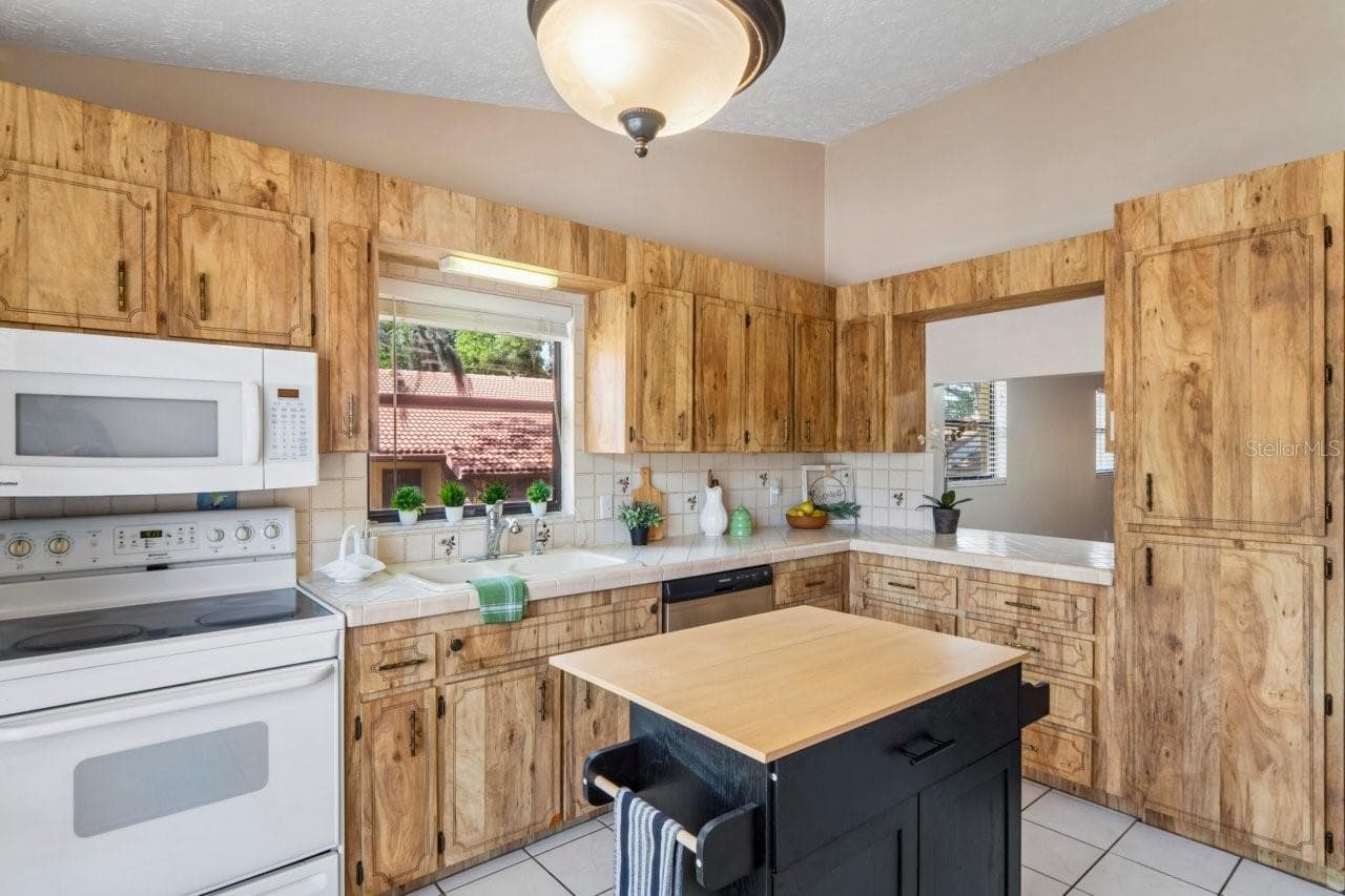 8550 Shadblow CT ##6 photo 3