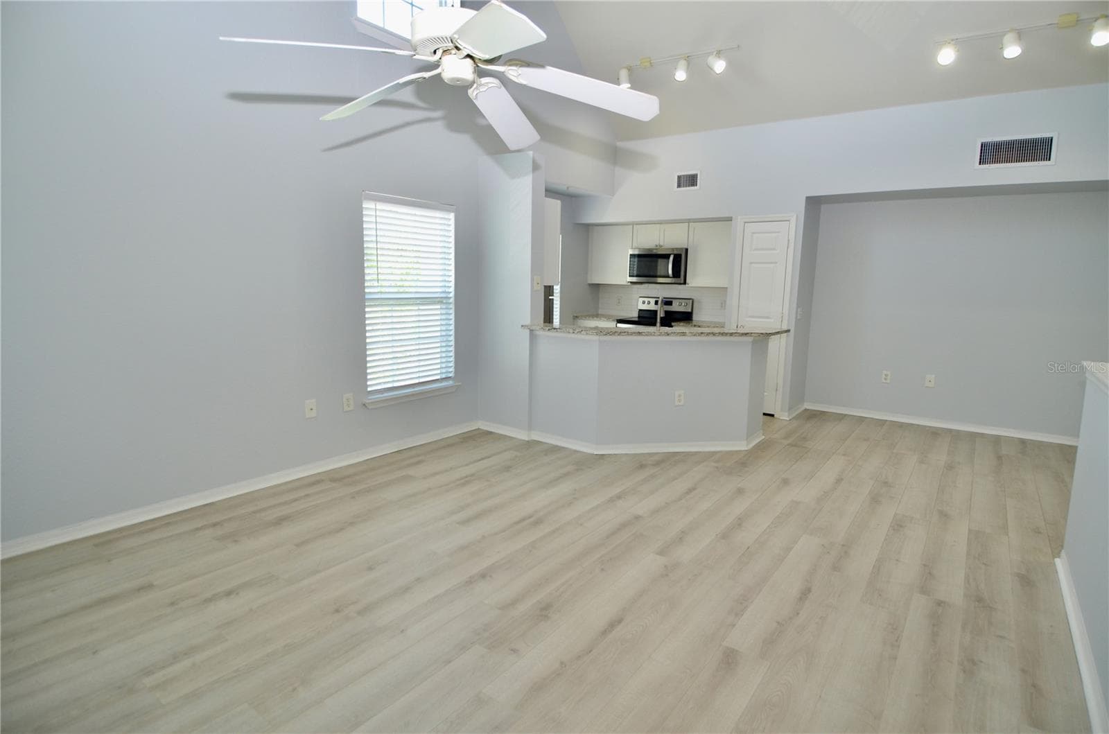 5621 Bidwell Pkwy #202 photo 3