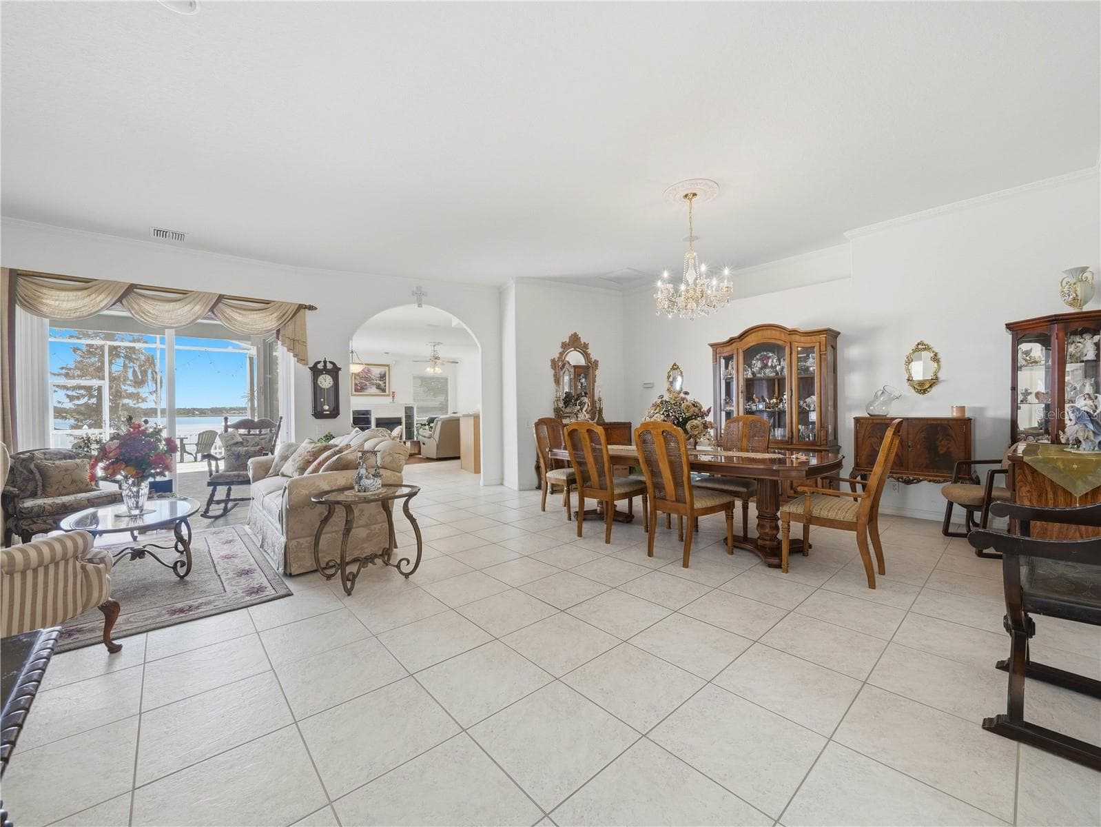 118 W Juliana Way photo 2