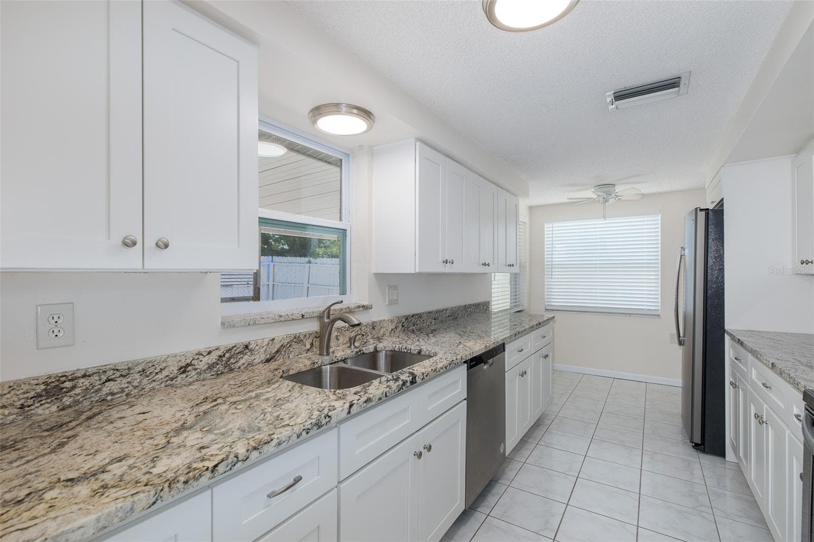1148 Fernwood Dr photo 4