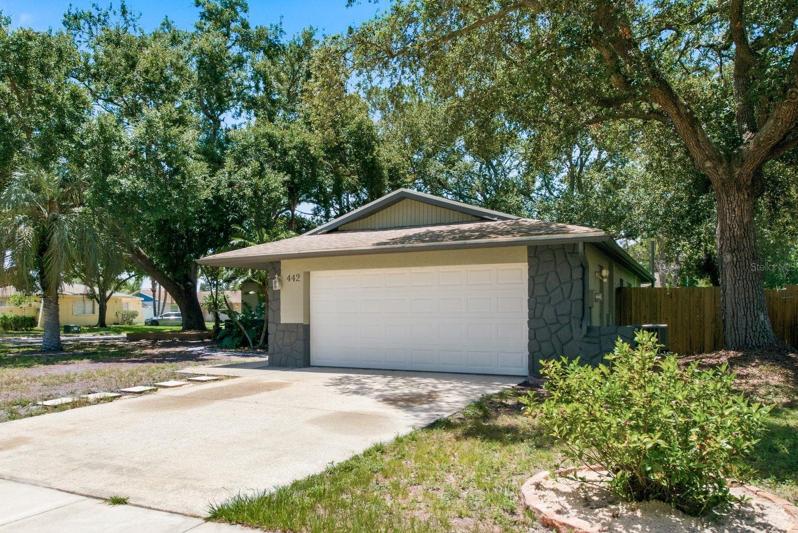442 Evergreen Dr photo 4