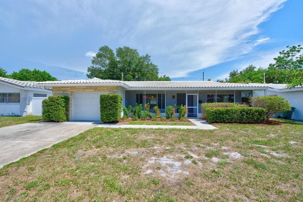 2159 Greenbriar Blvd photo 2