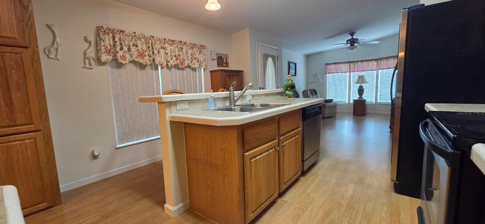 37437 Gill Ave photo 5