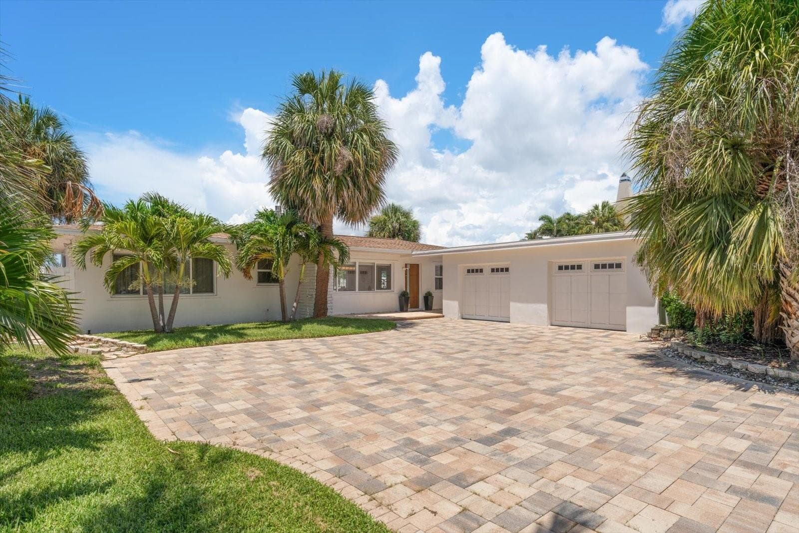 1854 Venetian Point Dr photo 2