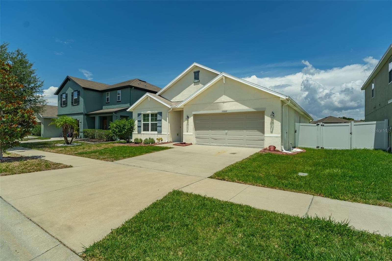 10662 Park Meadowbrooke Dr photo 2